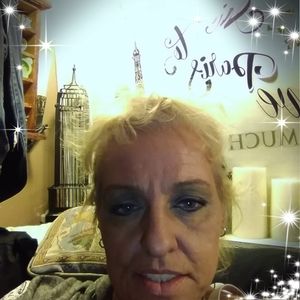 Meet your Posher, Christine